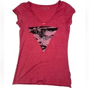 Guess Los Angeles Red Graphic V-Neck Tee – Size XS